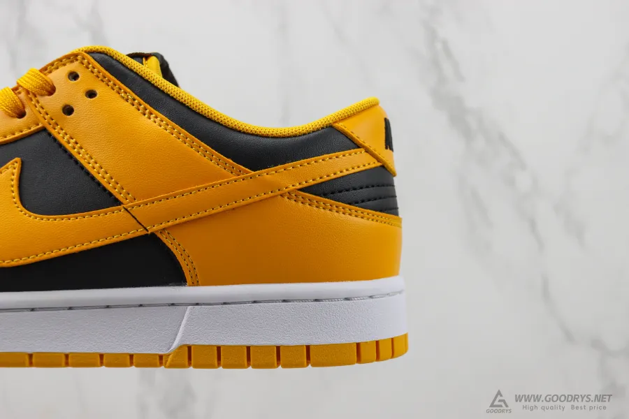 Nike Sb Dunk Low Goldenrod