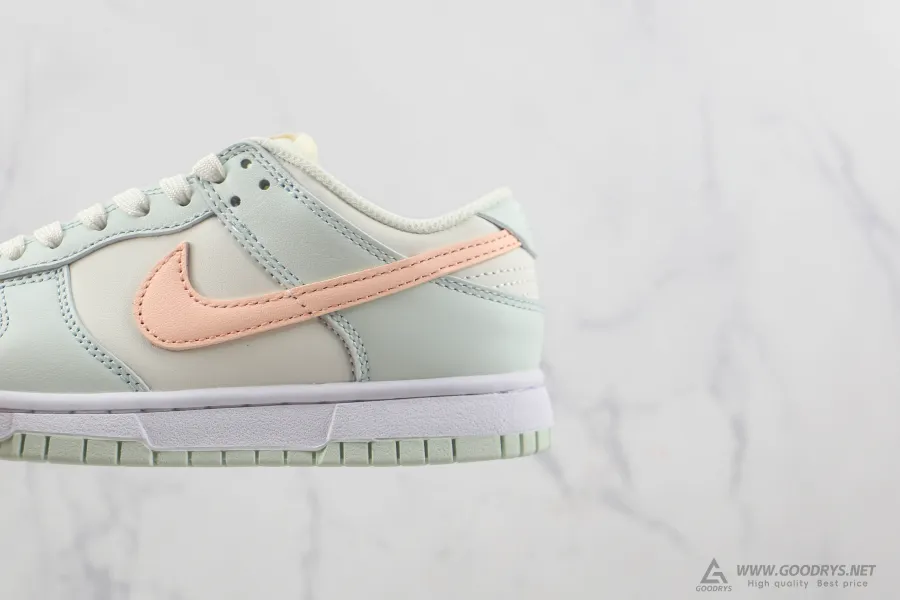 Dunk Low Barely Green