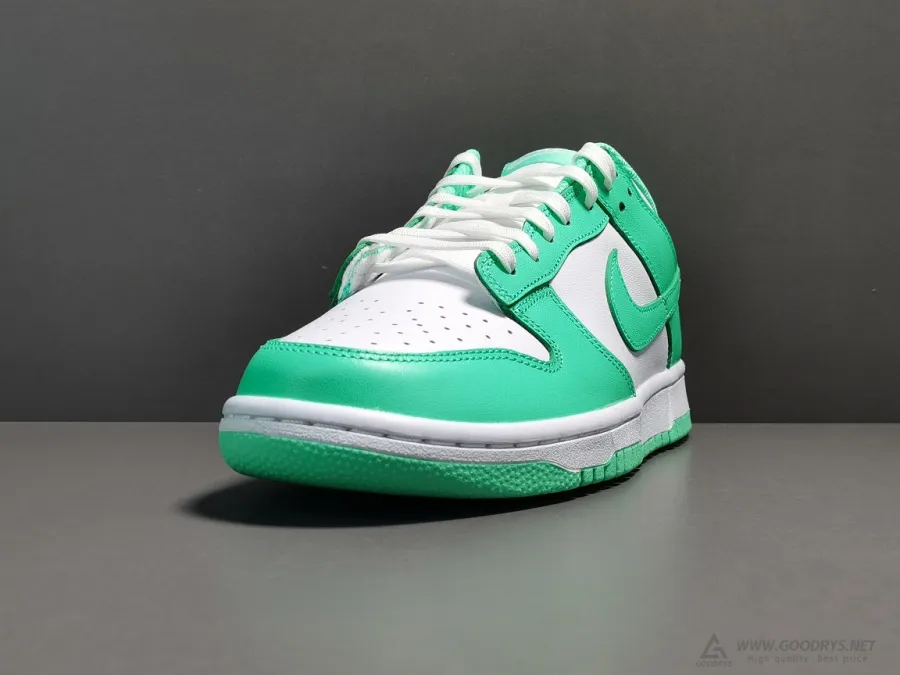 Dunk Low Green Glow