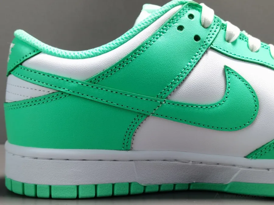 Dunk Low Green Glow