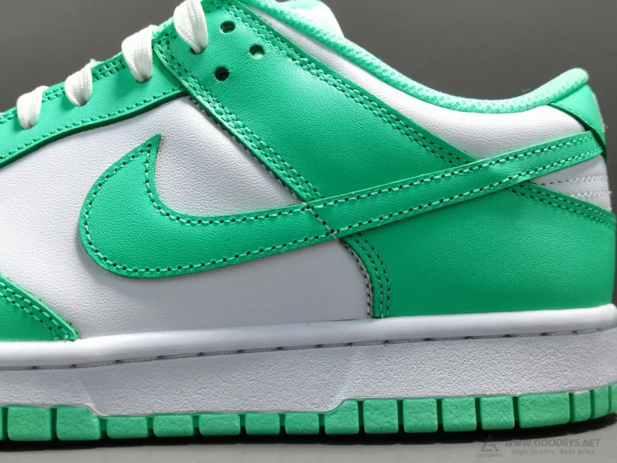 Dunk Low Green Glow