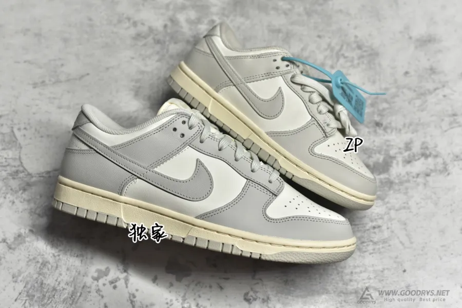 Nike Dunk Low  Light Bone