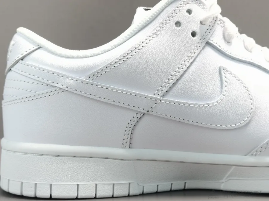 Dunk Low Triple White