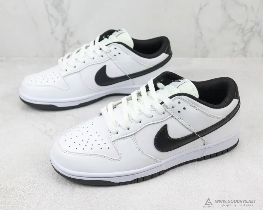 Nike Dunk Low White/Black Wmns