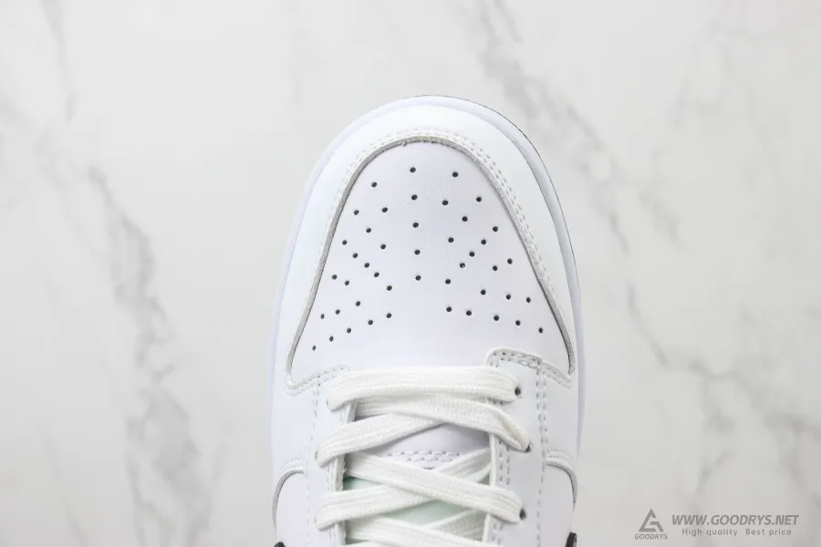 Nike Dunk Low White/Black Wmns