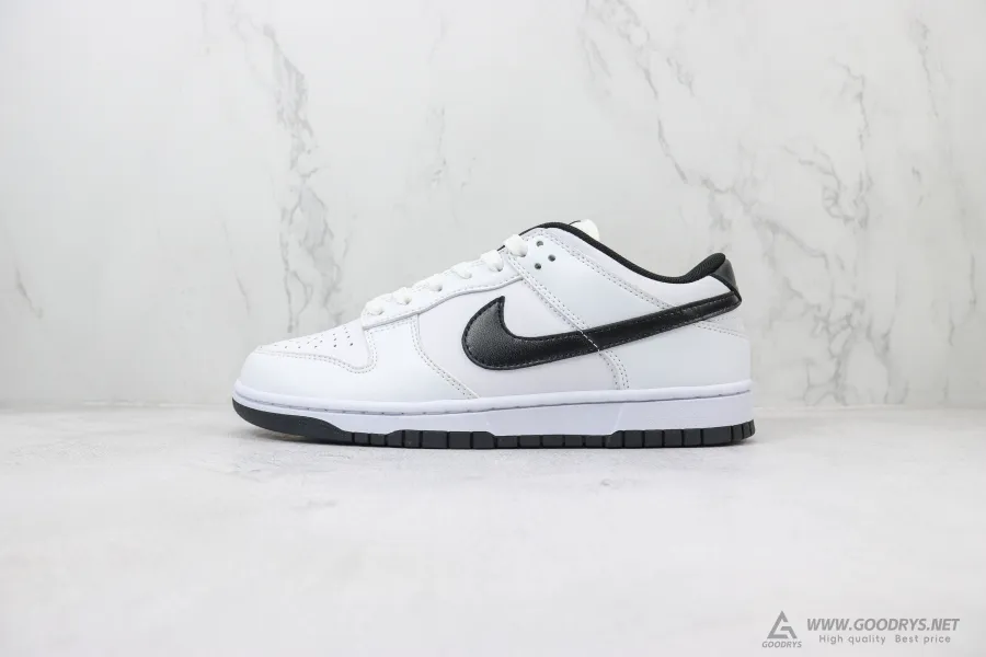 Nike Dunk Low White/Black Wmns