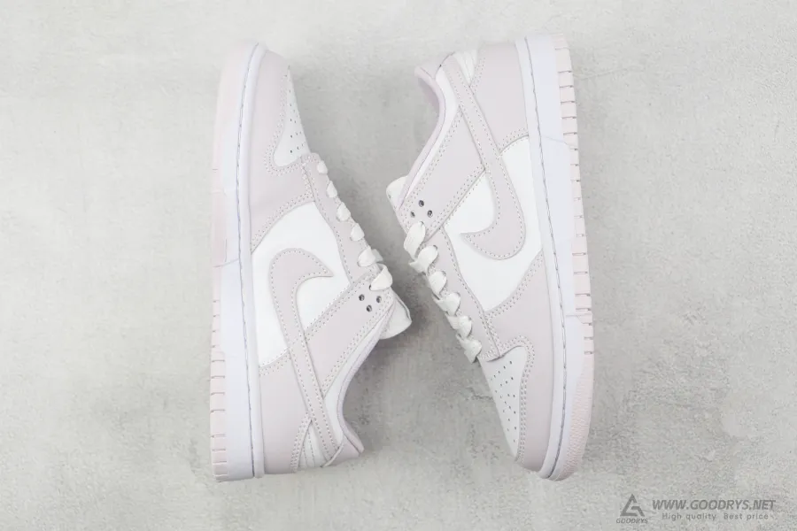 Dunks Low Light Violet