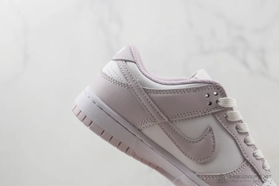 Dunks Low Light Violet