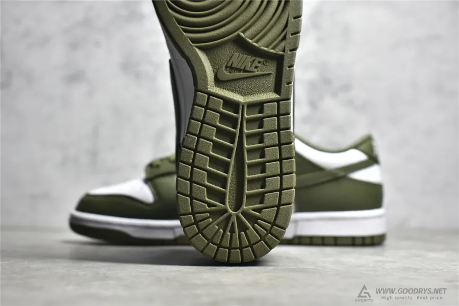 Dunk Low  Medium Olive