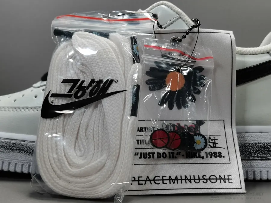 Peaceminusone X Air Force 1 Para-Noise 2.0