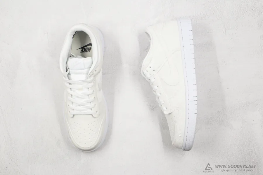 Dover Street Market X Nike Dunk Low Tripl White