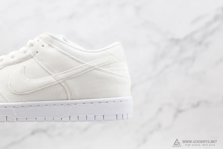 Dover Street Market X Nike Dunk Low Tripl White