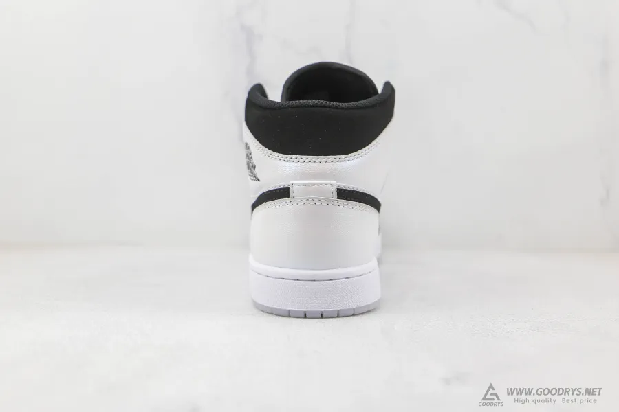 Airjordan 1 Diamond Mid