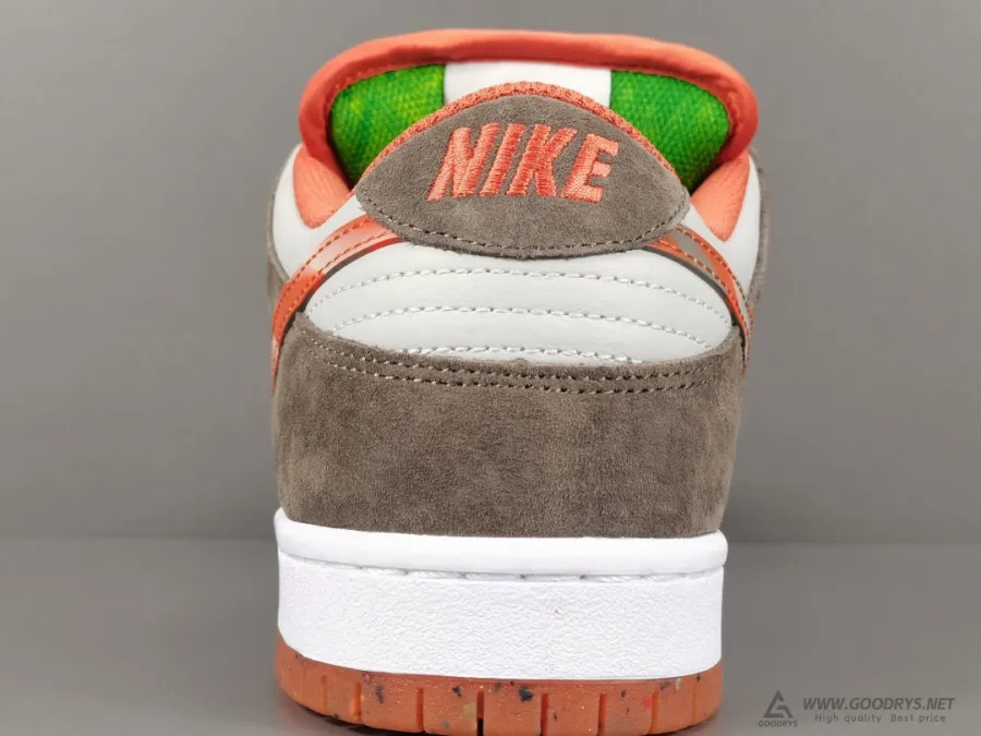 Crushed D.c. X Sb Dunk Low Orange-Brown