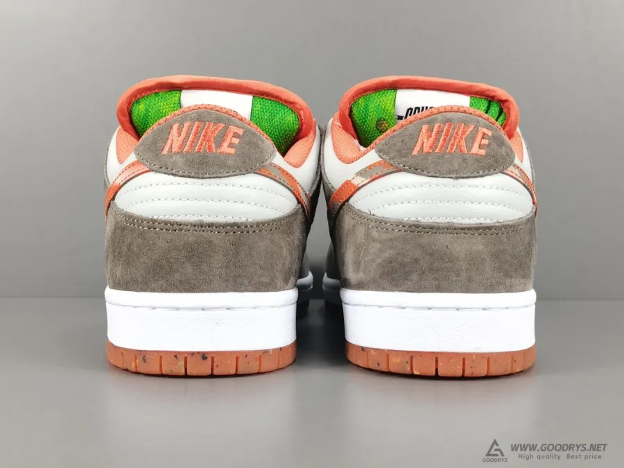 Crushed D.c. X Sb Dunk Low Orange-Brown