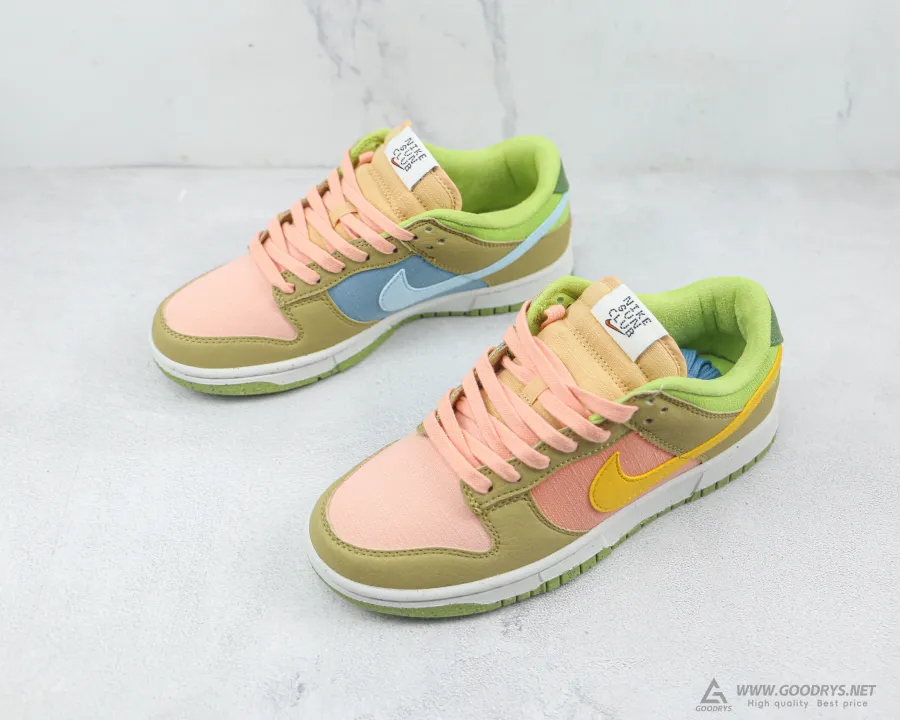 Dunk Low Sun Club - Arctic Orange Sanded Gold 