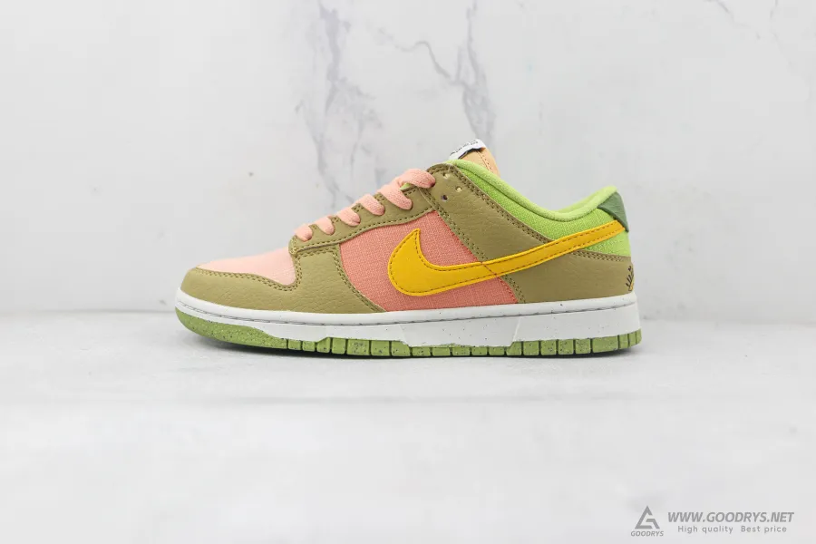 Dunk Low Sun Club - Arctic Orange Sanded Gold 