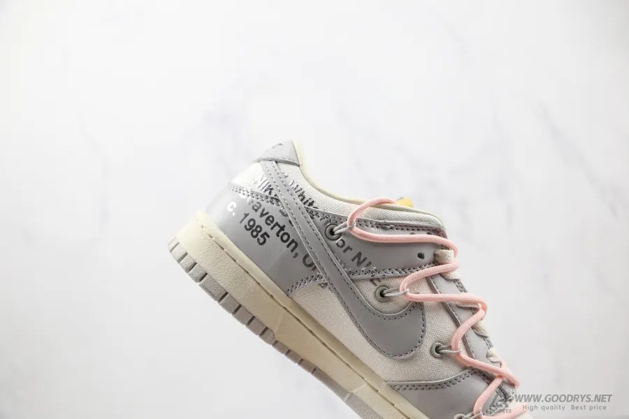 Off-White X Nike Dunk Low Lot 24