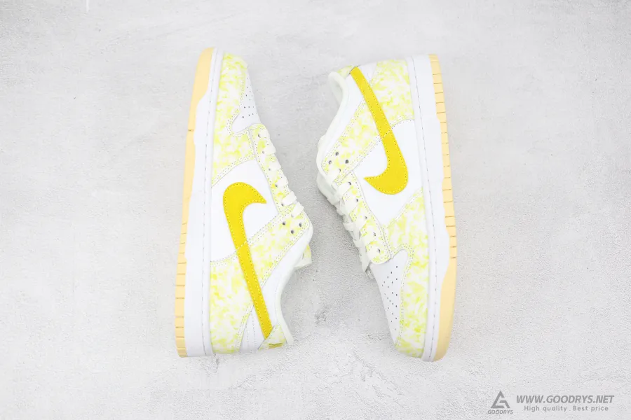 Dunk Low Yellow Strike