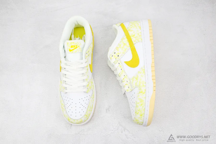 Dunk Low Yellow Strike