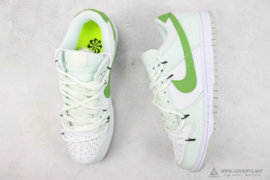 Dunks Low White Mint