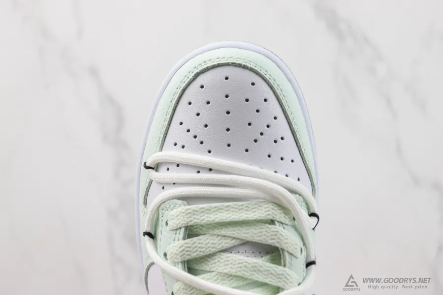 Dunks Low White Mint