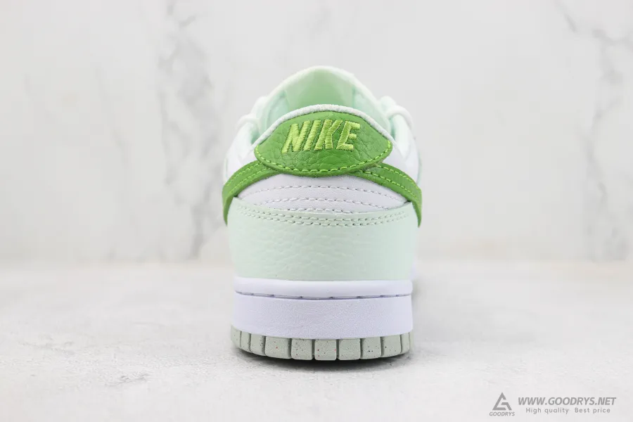 Dunks Low White Mint