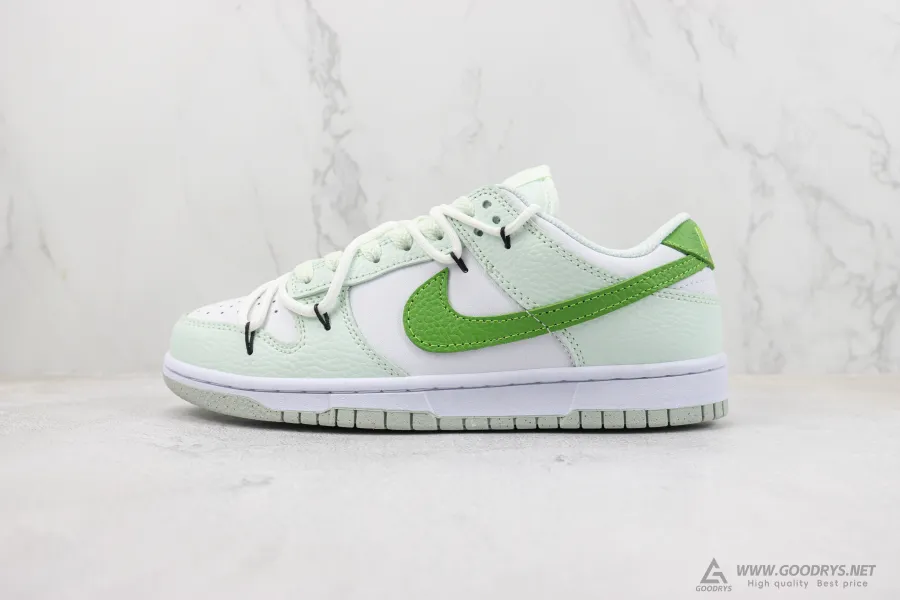 Dunks Low White Mint