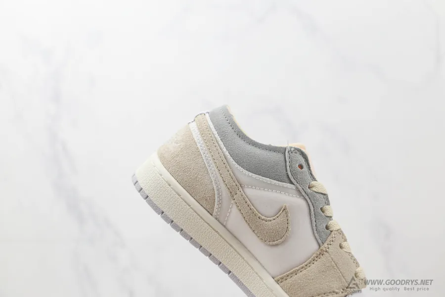 Air Jordan 1 Low Se Craft Inside Out 