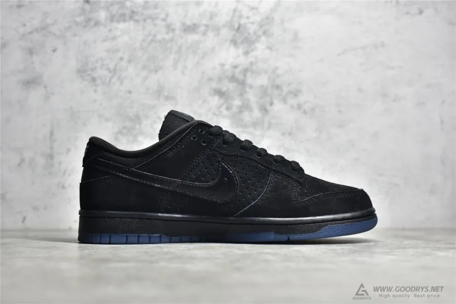 Undefeated Dunk Low  Black