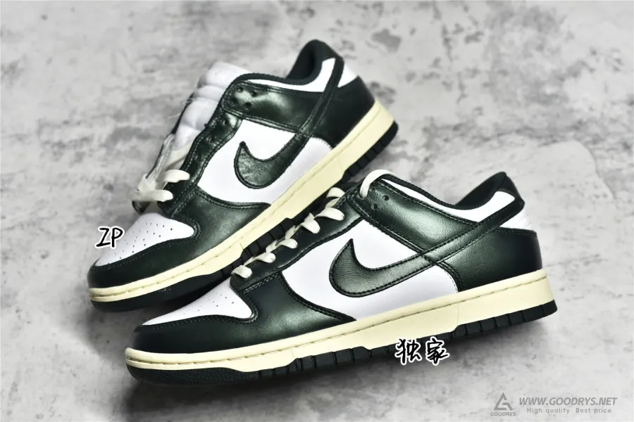 Nike Dunk Low Vintage Green  Wmns