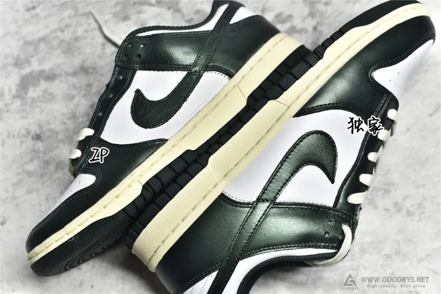 Nike Dunk Low Vintage Green  Wmns