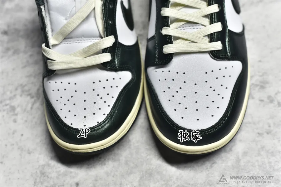 Nike Dunk Low Vintage Green  Wmns