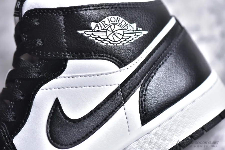 Wmns Airjordan 1 Mid Panda