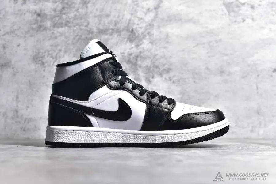 Wmns Airjordan 1 Mid Panda