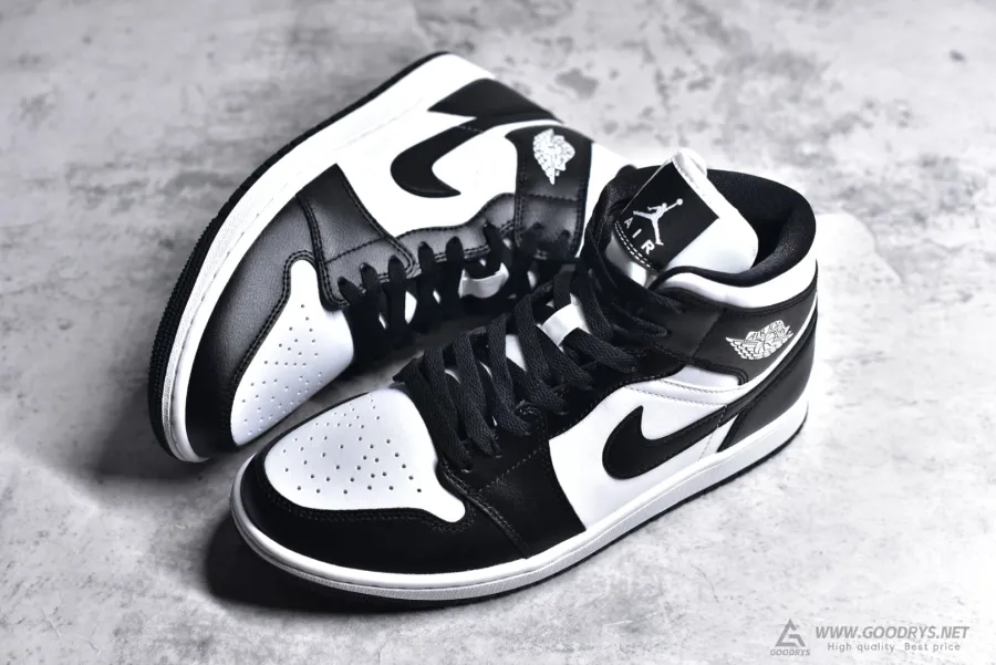 Wmns Airjordan 1 Mid Panda