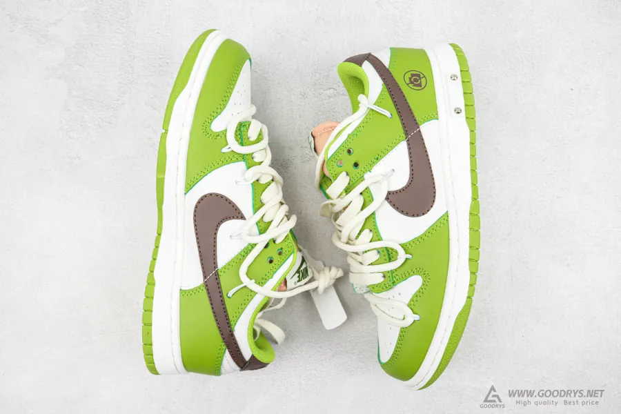 SB Dunk Low Vivid Green