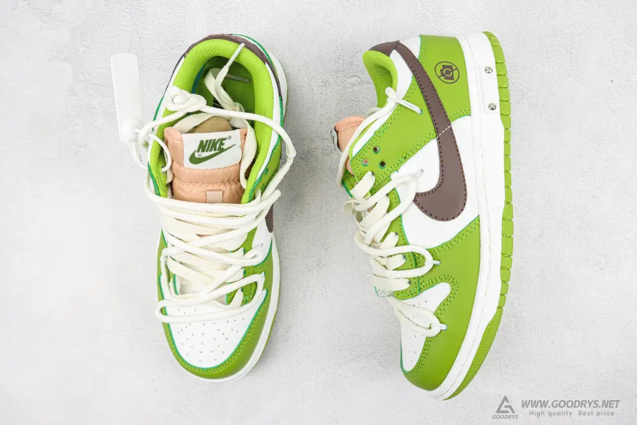 SB Dunk Low Vivid Green