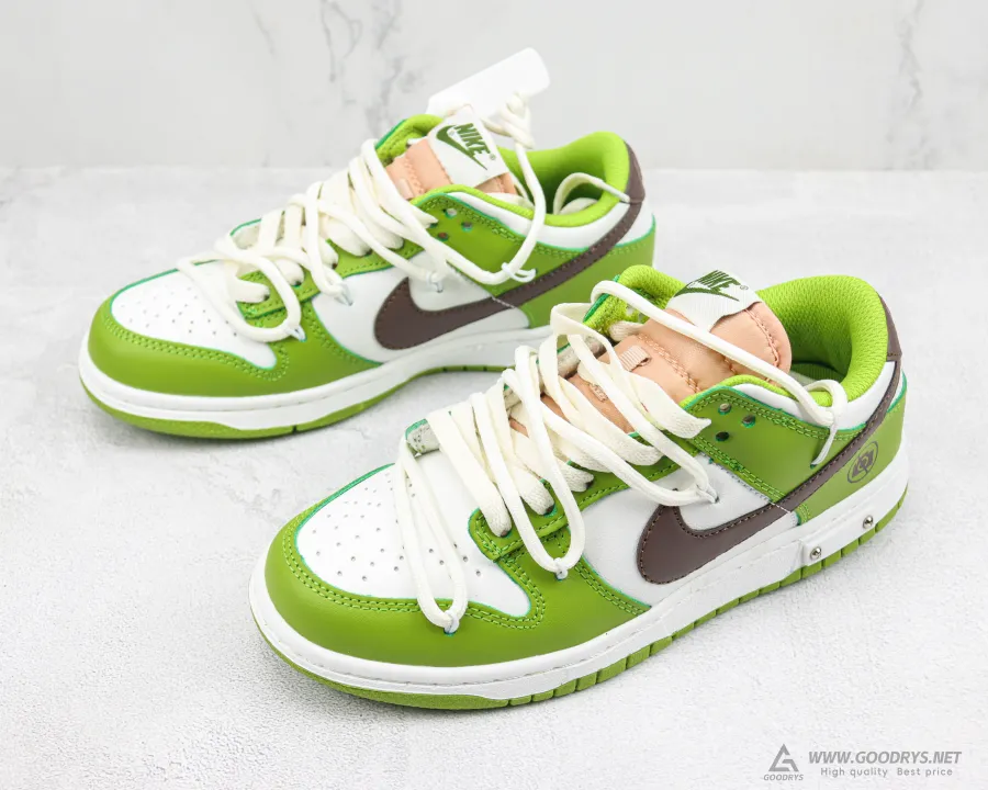 SB Dunk Low Vivid Green