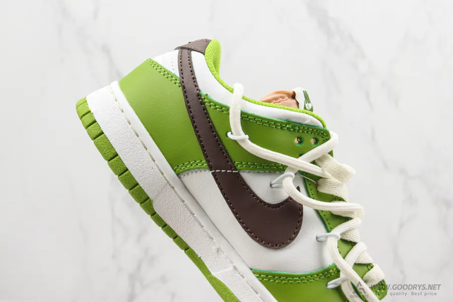 SB Dunk Low Vivid Green