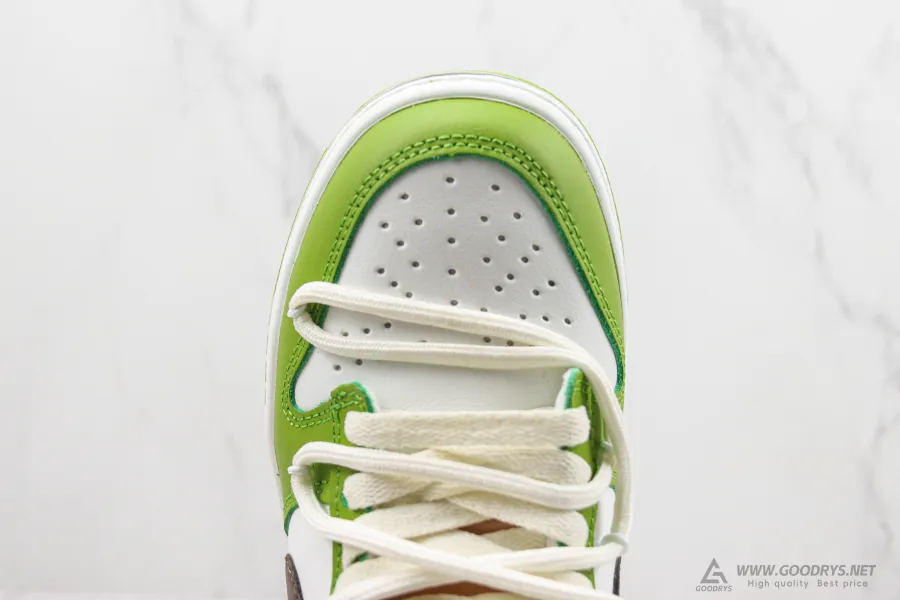 SB Dunk Low Vivid Green