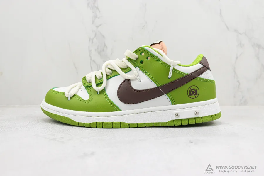 SB Dunk Low Vivid Green