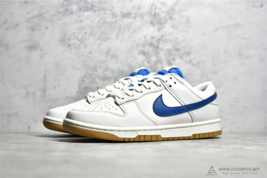 Dunks Low Se  Sail Dark Marina Blue