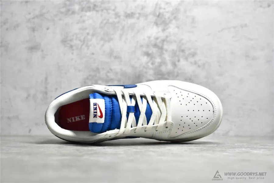 Dunks Low Se  Sail Dark Marina Blue