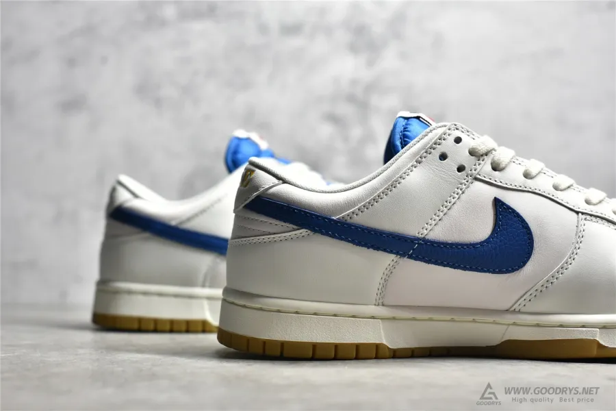 Dunks Low Se  Sail Dark Marina Blue