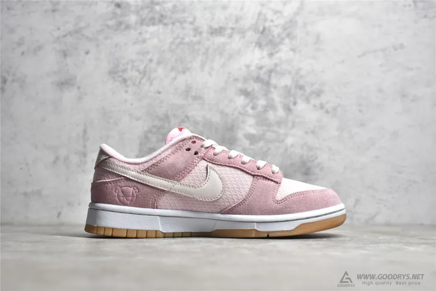 Nike Dunk Low  Teddy Bear