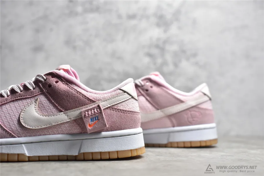 Nike Dunk Low  Teddy Bear