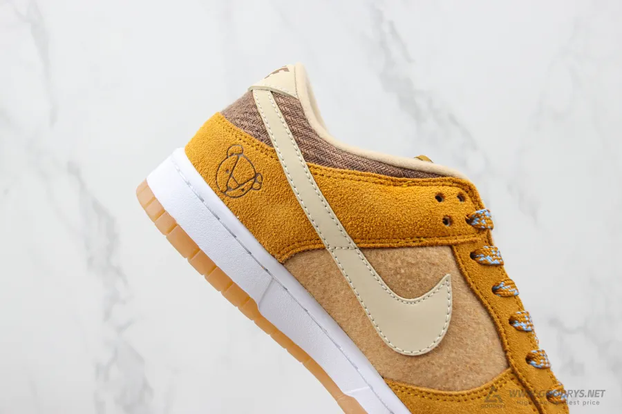 Dunk Low Se Teddy Bear Praline 