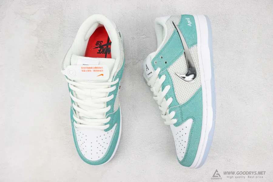 April Skateboards X Dunk Low Sb Turbo Green 