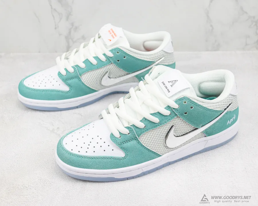 April Skateboards X Dunk Low Sb Turbo Green 